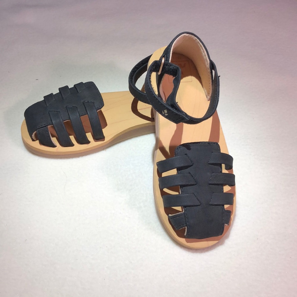 Kids sandals
